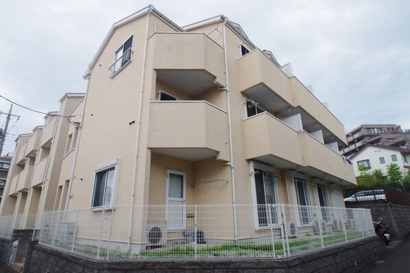 チェルシーの物件外観写真